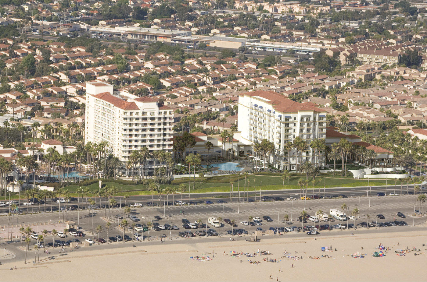 Hilton Huntington Beach Waterslide | TikTok, image size:1400x926